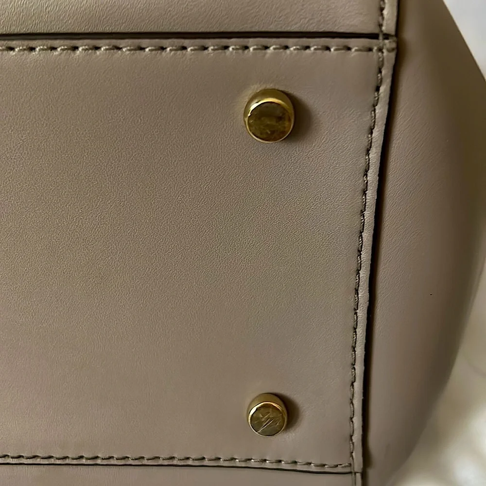 Kate Spade Authentic Gorgeous Light Gray/Taupe Leather Bag Purse 🌺🌺 - Picture 9 of 16